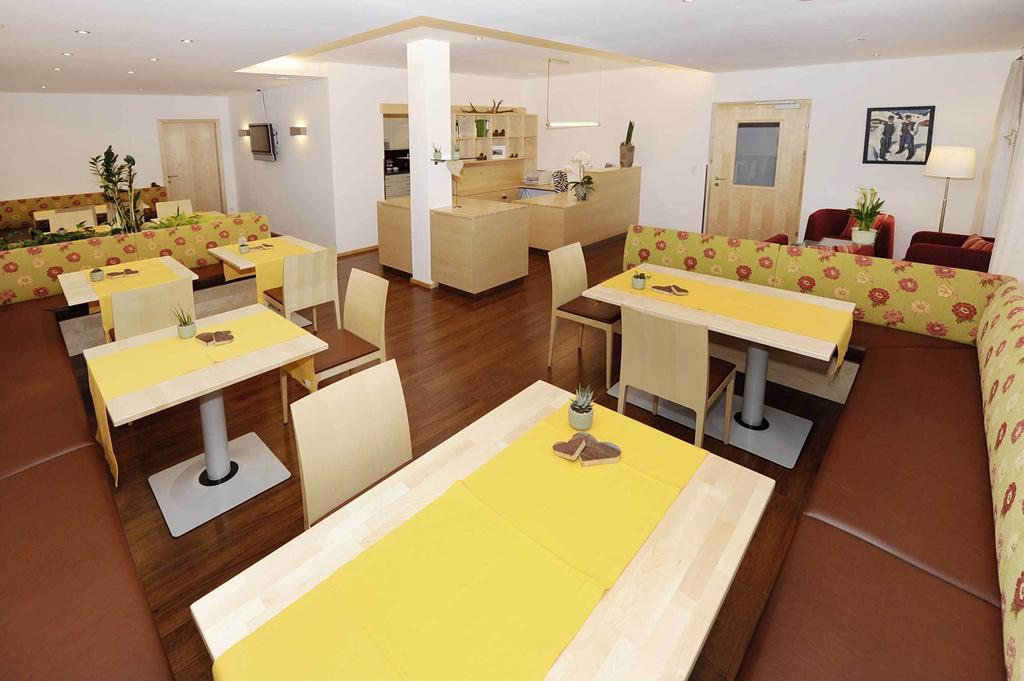 Valbella Bed & Breakfast Partenen Bagian luar foto